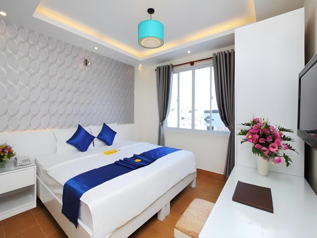 Blue River Hotel Хошимин Экстерьер фото