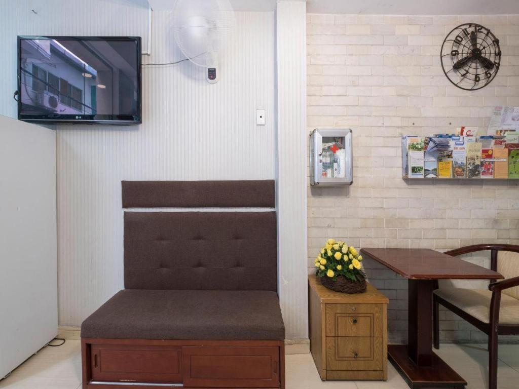 Blue River Hotel Хошимин Экстерьер фото