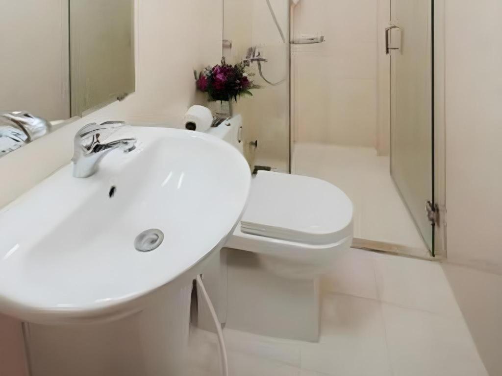 Blue River Hotel Хошимин Экстерьер фото